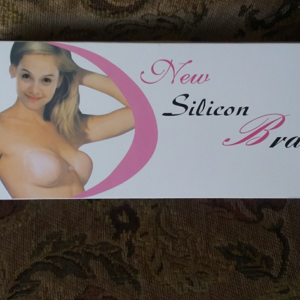 NIB - Silicon Strapless UnBra